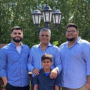 Meet your Posher, Ashraf